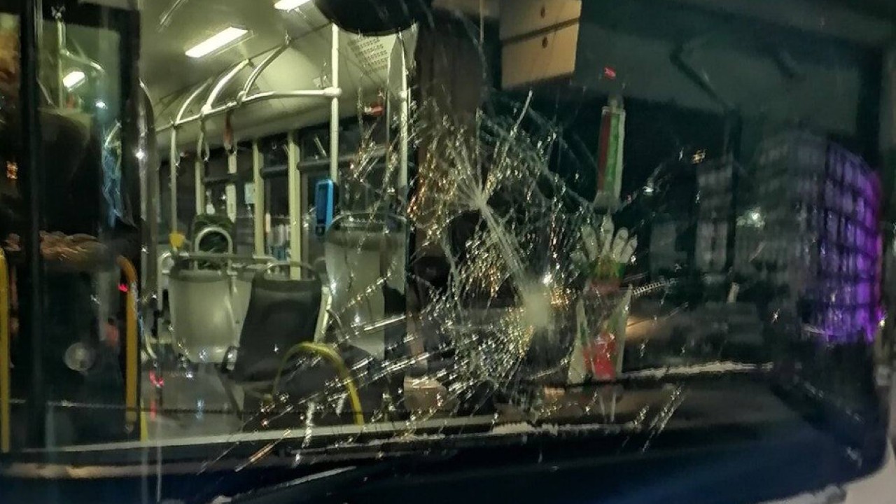 Нападение над автобус в София навръх Коледа, извършителят се издирва