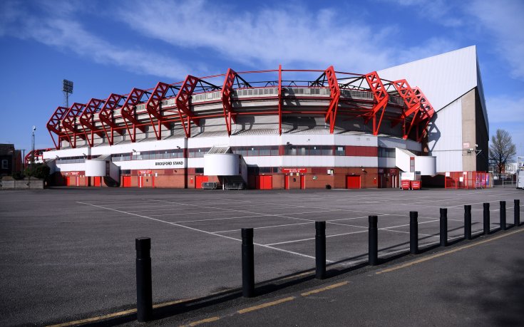 Нотингам преименува една от трибуните на стадиона си