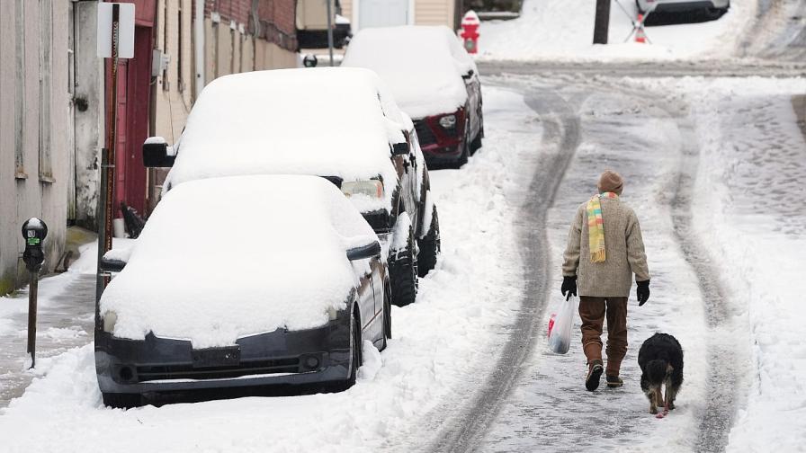 Зимна буря блокира Ню Йорк, отменени са над 1500 полета в САЩ