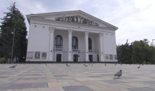 Как Мариупол стана сцена на руско пропагандно шоу