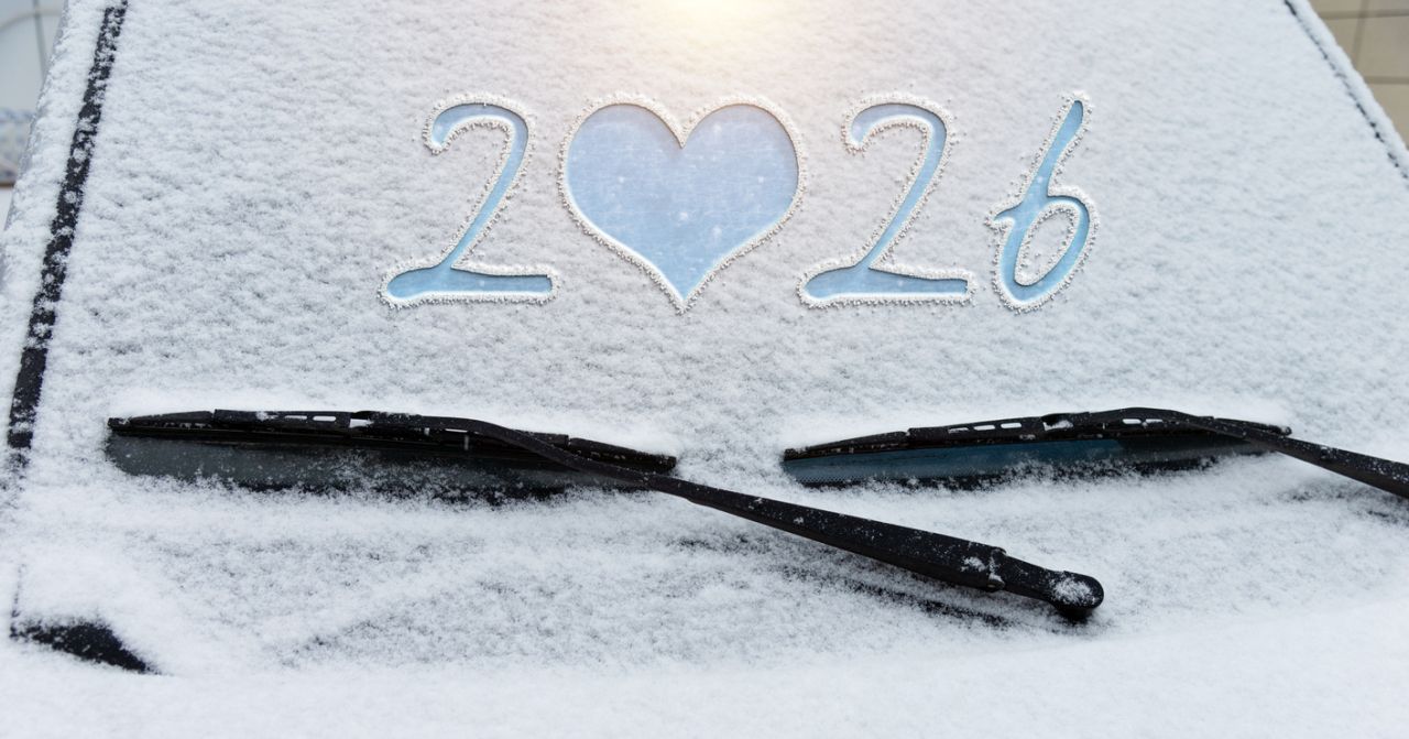 Този лесен трик ще размрази стъклото на колата ви за секунди