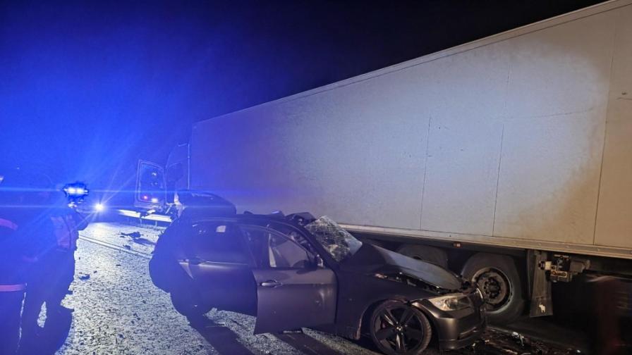 Тежка катастрофа с две жертви затвори Прохода на Републиката