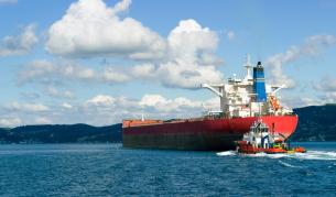 Тревога в Истанбул, танкери се сблъскаха в Мраморно море