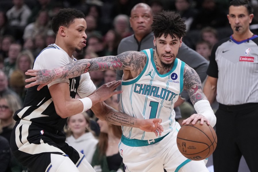 Милуоки Бъкс Шарлът Хорнетс1