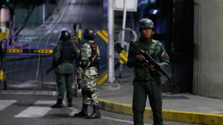 Николас Мадуро е отвлечен от американски командоси при нощна акция