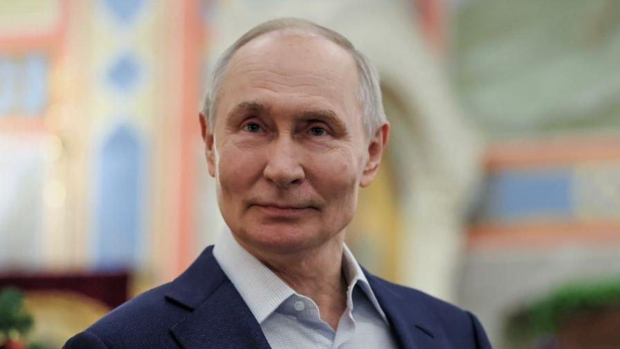 Путин приветства "свещената мисия" на руските войски