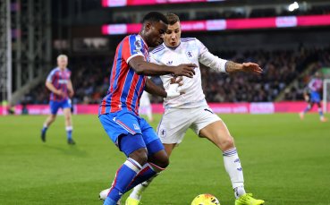 Кристал Палас оцеля срещу Астън Вила, Мартинес се контузи