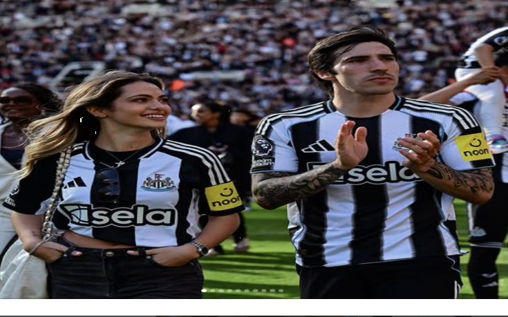 Красавица дари италиански национал със син