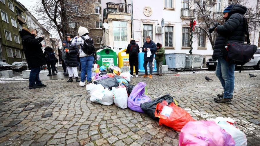 "Да изхвърлим боклука": Граждани протестираха на ул. "Московска"