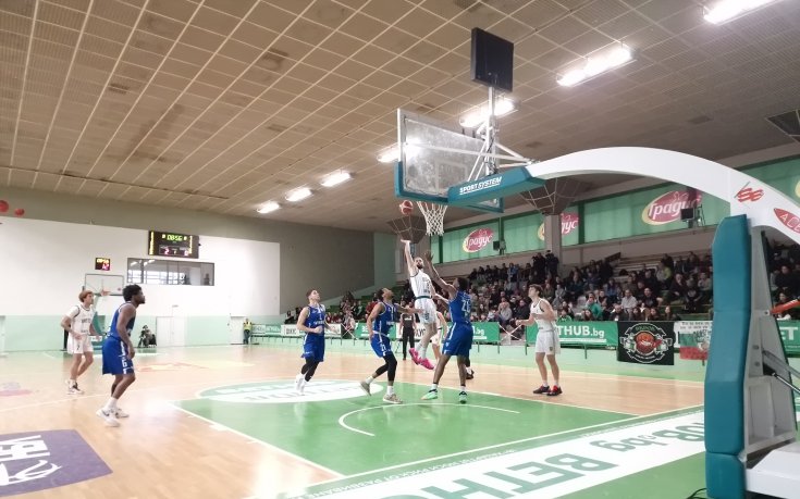 Берое се върна към победите и изпревари Спартак Плевен