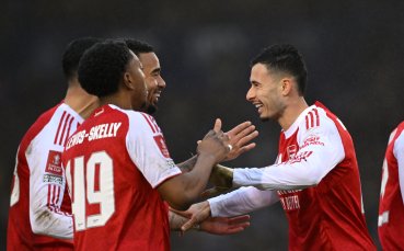 Арсенал мина през Портсмут след три гола от корнери и хеттрик на Мартинели