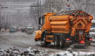 АПИ: Пътищата се почистват от 608 машини, обстановката е спокойна