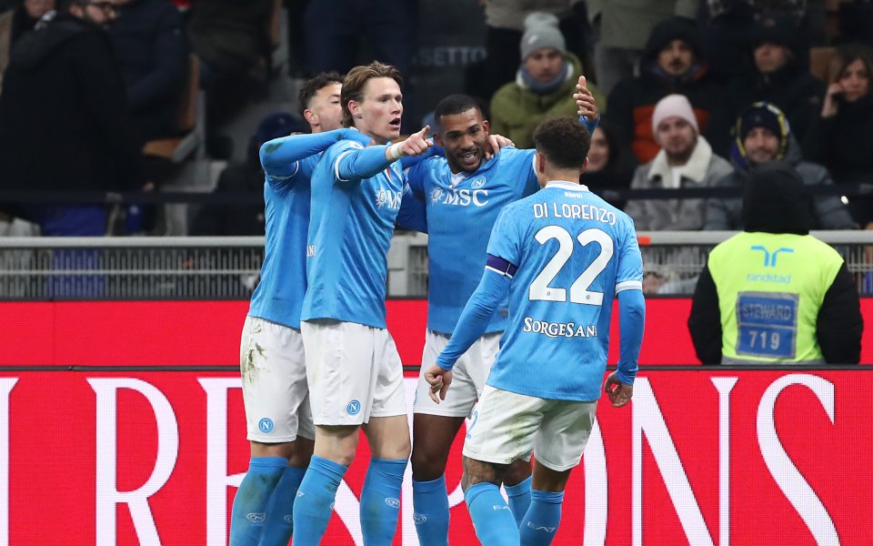 Наполи спря Интер и остави битката за титлата отворена, Скот Мактоминей блеси за гостите