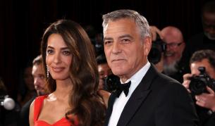 Шоу в центъра на Милано: Джордж и Амал Клуни изпълниха ритуал против уроки