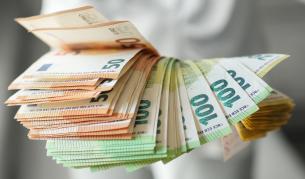 Заплатите растат, но инфлацията ги обезсмисля