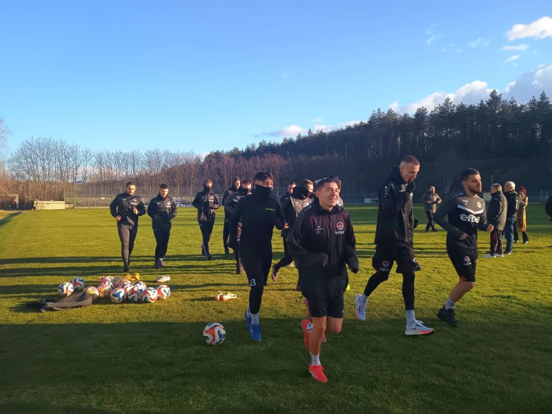 Локомотив Мездра1