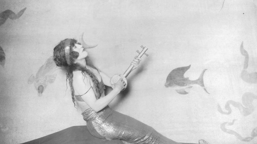 Невероятната история на Анет Келерман – плувкинята, която стана първата гола звезда в Холивуд