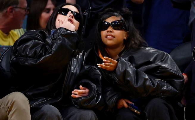 Само на 12: Норт Уест отново в центъра на вниманието с нови пиърсинги