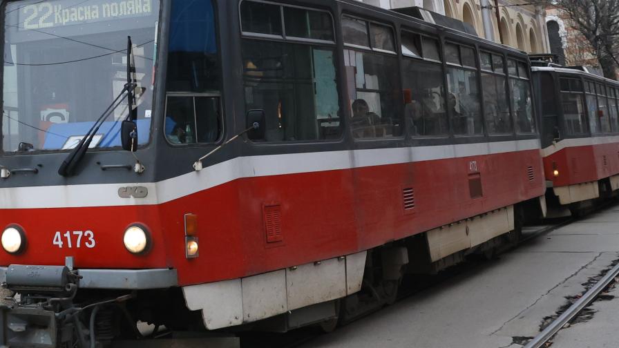 Трамвай блъсна дете в София