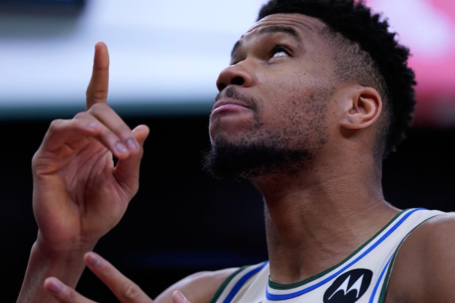 Сан Антонио Спърс Милуоки Бъкс1