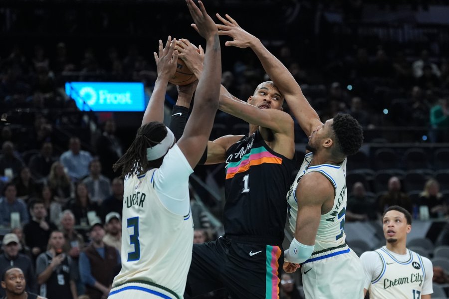 Сан Антонио Спърс Милуоки Бъкс1