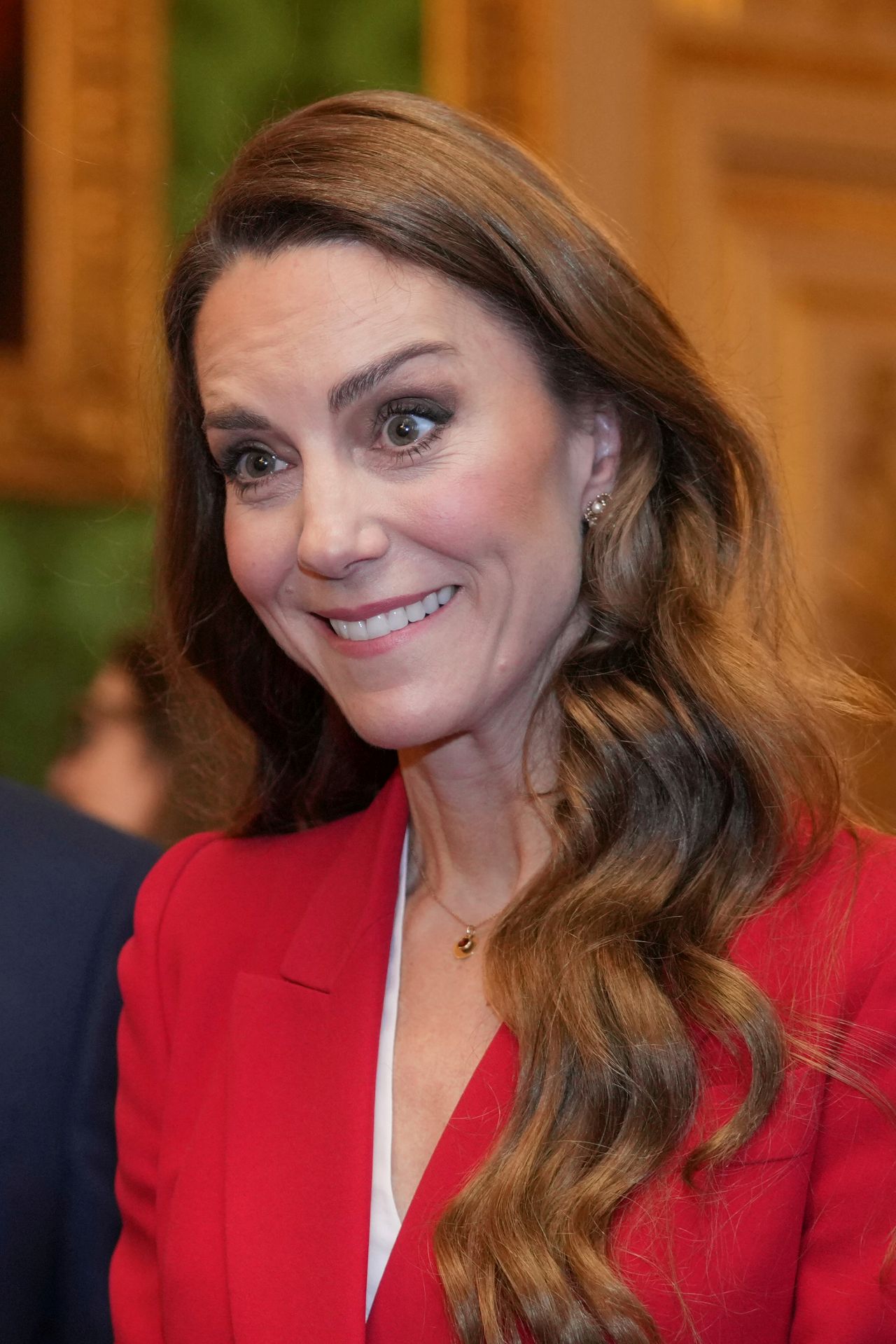 <p>Принцесата на Уелс посреща героините от женския отбор по ръгби на Англия и празнува тяхната световна победа.</p>