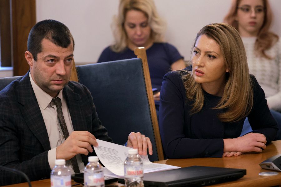 <p>Парламентарната правна комисия одобри на първо четене законопроекта на ГЕРБ-СДС за закриване на Комисията за противодействие на корупцията (КПК).</p>