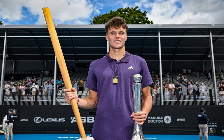 Чех спечели титлата в Оукланд