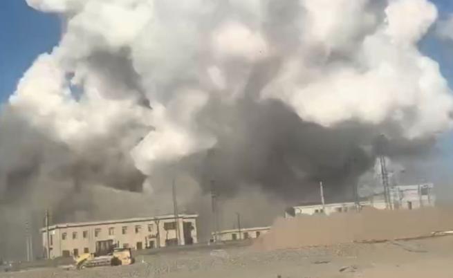 Двама загинали и 66 ранени при експлозия в завод за стомана в Северен Китай