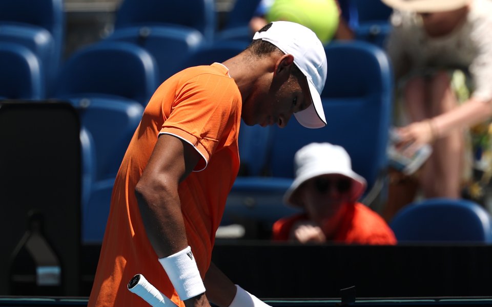 Неприятно: поставеният под №7 на Australian Open се отказа заради крампи