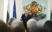 Светът реагира за оставката на Румен Радев
