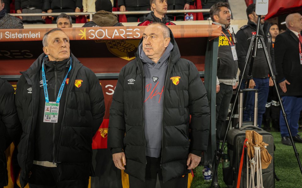 Стоилов: Ценна победа, но не бяхме на обичайното си високо ниво