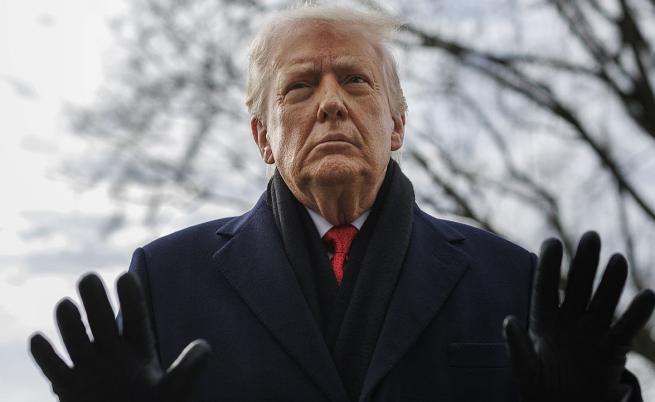 „Акт на огромна глупост“: Тръмп критикува Великобритания за Чагос