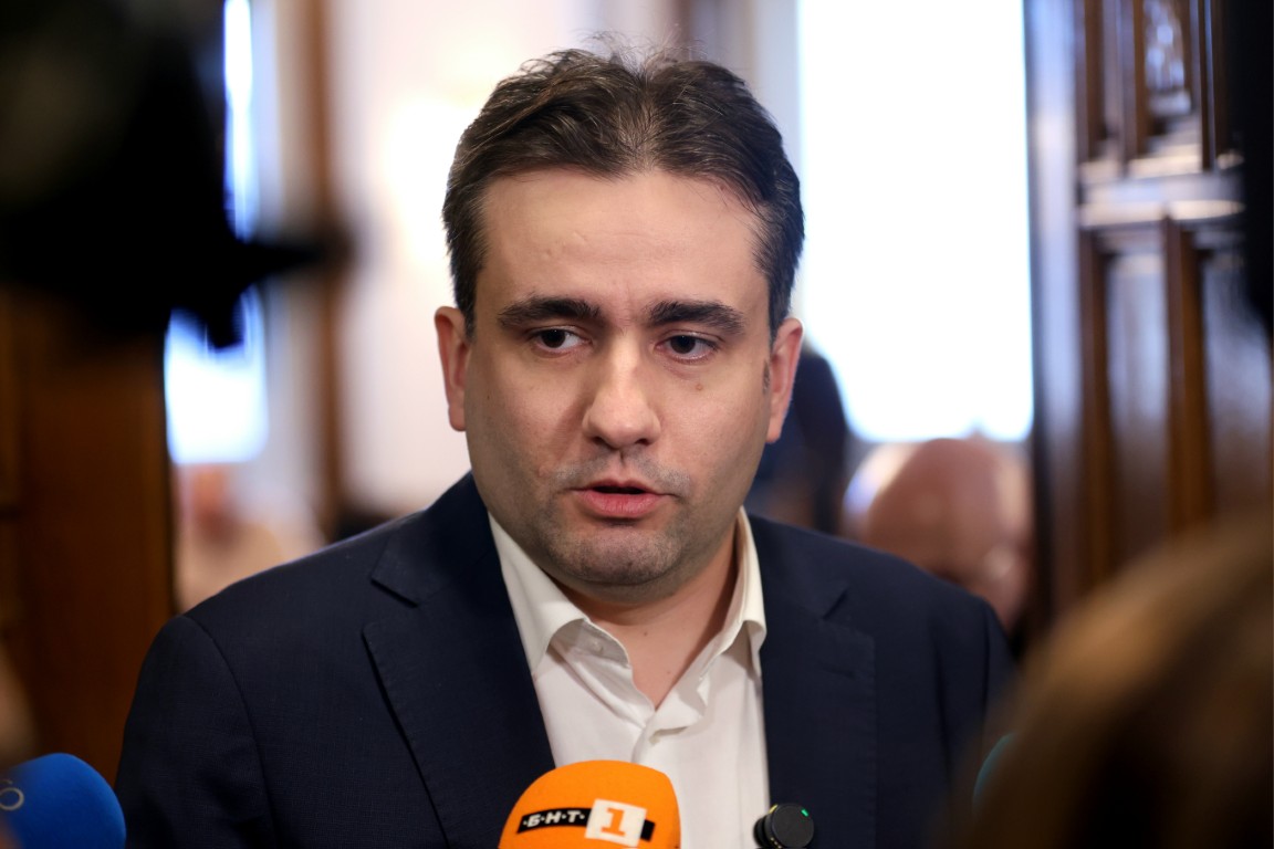 Божанов: Радев слиза от комфорта на президентството