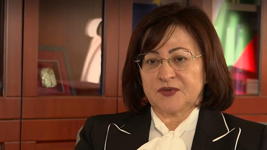 <p>"Ще решим делото за оставката Радев до дни"</p>