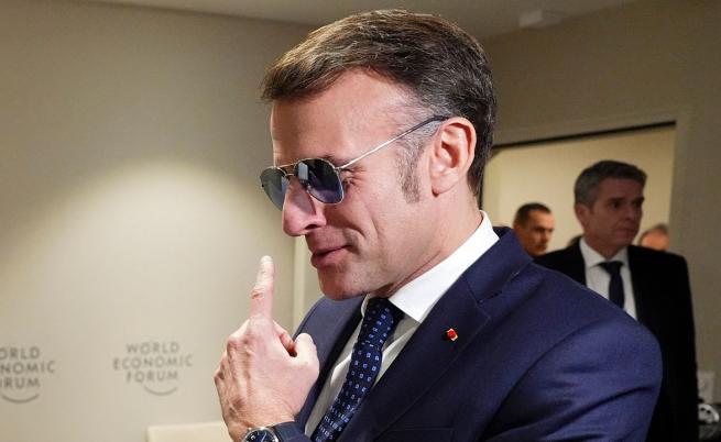 Слънчеви очила в Давос - какво крие окото на Еманюел Макрон