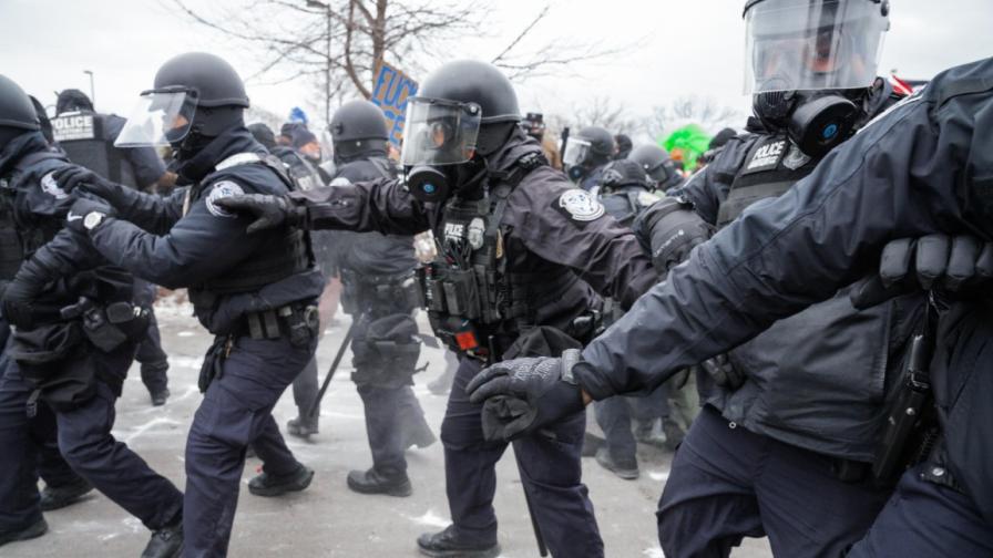 Службата за имигрантите задържала деца в Минесота