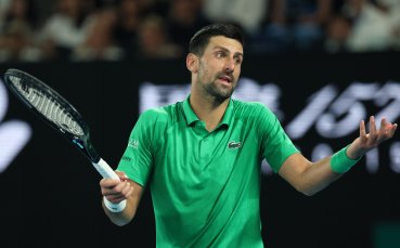 На косъм от голям скандал: Джокович се размина с дисквалификация от Australian Open (видео)