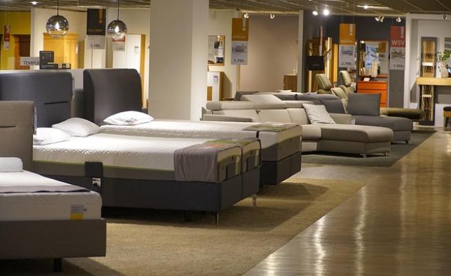 След сигнал за 100% увеличение на цените: НАП и КЗП на проверки в мебелни магазини