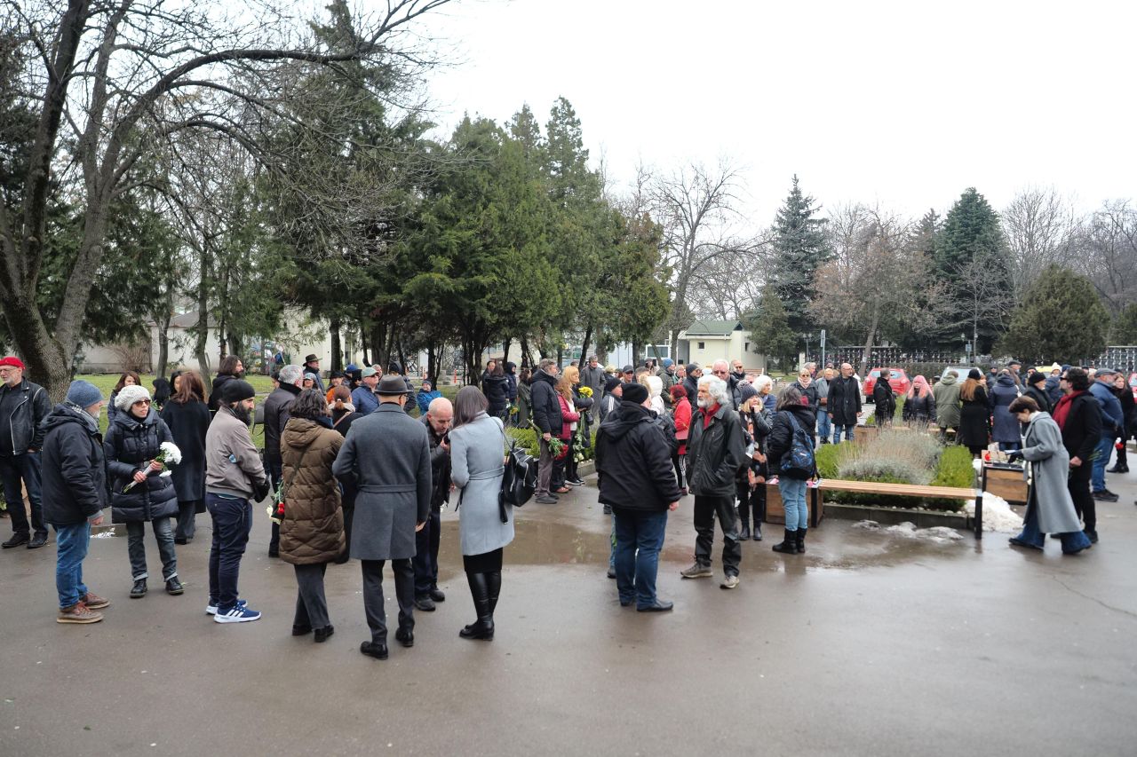 <p>Днес, 24 януари, на Централни софийски гробища в столицата се състоя поклонение пред паметта на поета, писател и сценарист Калин Терзийски.</p>