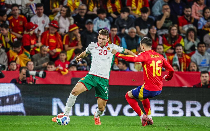 Мартин Георгиев видя от пейката как Лука Йович качи АЕК на върха