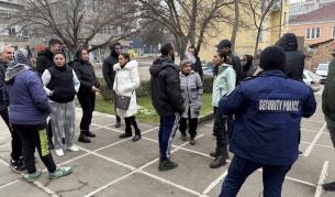 Ромски фамилии се сбиха с тръби пред полицията в Горна Оряховица (ВИДЕО)