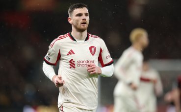 Не Слот, а шефовете на Ливърпул са тропнали по масата за Робъртсън