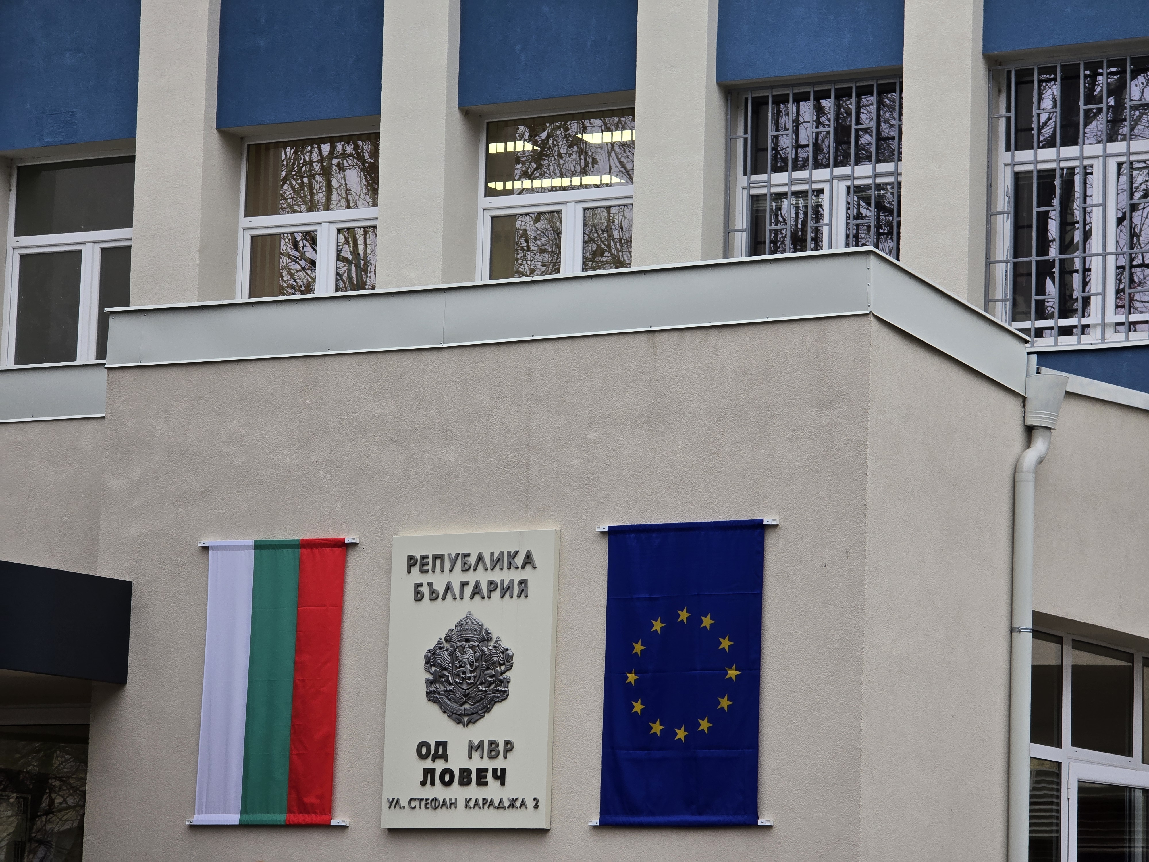 <p><a class="gie-single" href="https://www.gettyimages.com/detail/2258255800" id="wW_eLaxXTF1fyp9wVLxmSQ" style="color:#a7a7a7;text-decoration:none;font-weight:normal !important;border:none;display:inline-block;" target="_blank">Embed from Getty Images</a><script>window.gie=window.gie||function(c){(gie.q=gie.q||[]).push(c)};gie(function(){gie.widgets.load({id:'wW_eLaxXTF1fyp9wVLxmSQ',sig:'mF0TfGWl9Rx3d8Hs_XVGy7NP1uDk96BpYUuH8BfG-O8=',w:'446px',h:'594px',items:'2258255800',caption: true ,tld:'com',is360: false })});</script><script src='//embed-cdn.gettyimages.com/widgets.js' charset='utf-8' async></script></p>

<p>Теяна Тейлър, на 35 години, се превърна в сензация с прозрачен дантелен комплект и диамантена тиара на шоуто Schiaparelli Haute Couture пролет/лято 2026 г в понеделник, 26 януари.</p>