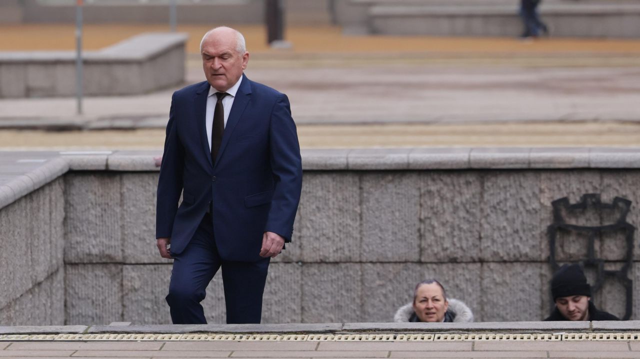 <p>Димитър Главчев влезе сам на "Дондуков" 2 за среща с президента</p>