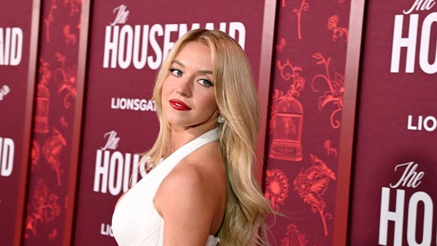 Дантела, бордо и Холивуд: Сидни Суини представи новата си марка бельо с дръзка фотосесия