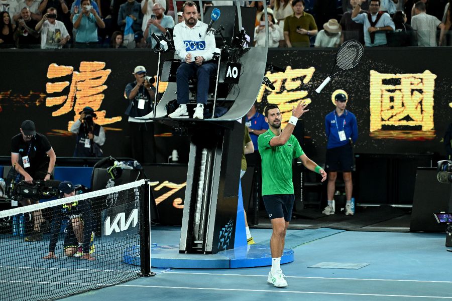 <p>Сръбският ветеран Новак Джокович направи почти немислимото, като обърна световния номер 2 Яник Синер с 3:6, 6:3, 4:6, 6:4, 6:4 за четири часа и 9 минути игра на Откритото първенство на Австралия по тенис.</p>