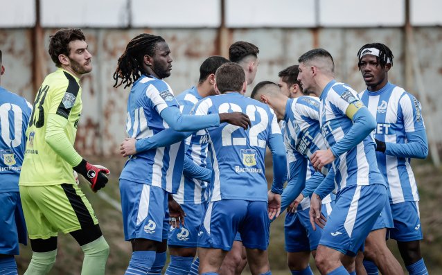 Лидерът Дунав с грешна стъпка у дома