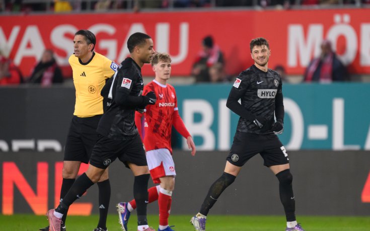 Лукас Петков вкара гол и спечели 