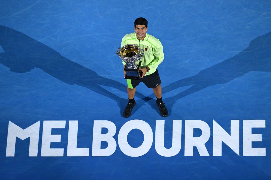 Карлос Алкарас обърна Новак Джокович и спечели първа титла от1